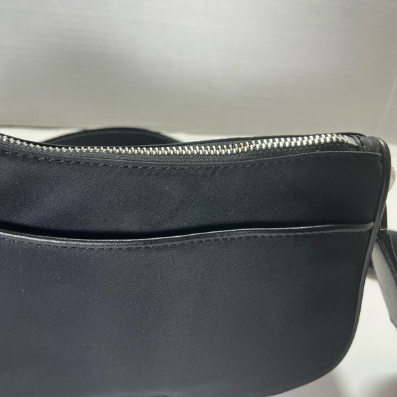 Michael Kors Jet Set Shoulder Bag - Picture 6 of 11